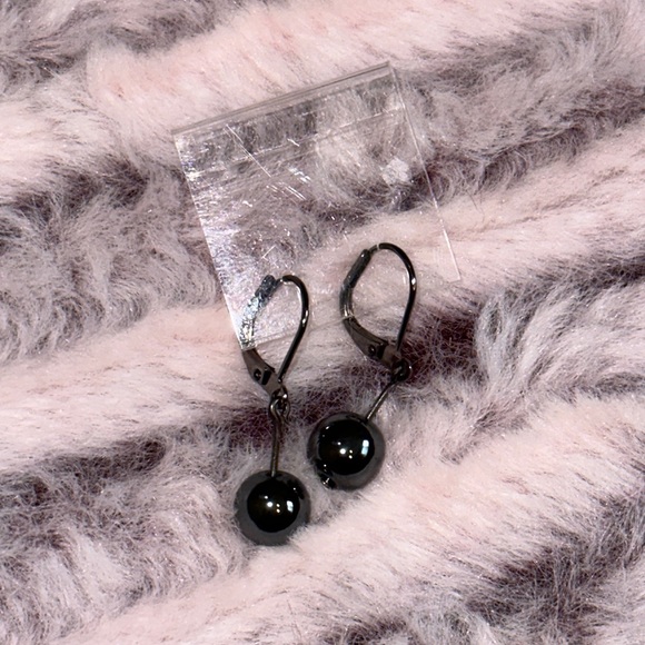 NWOT Earrings - Picture 1 of 2